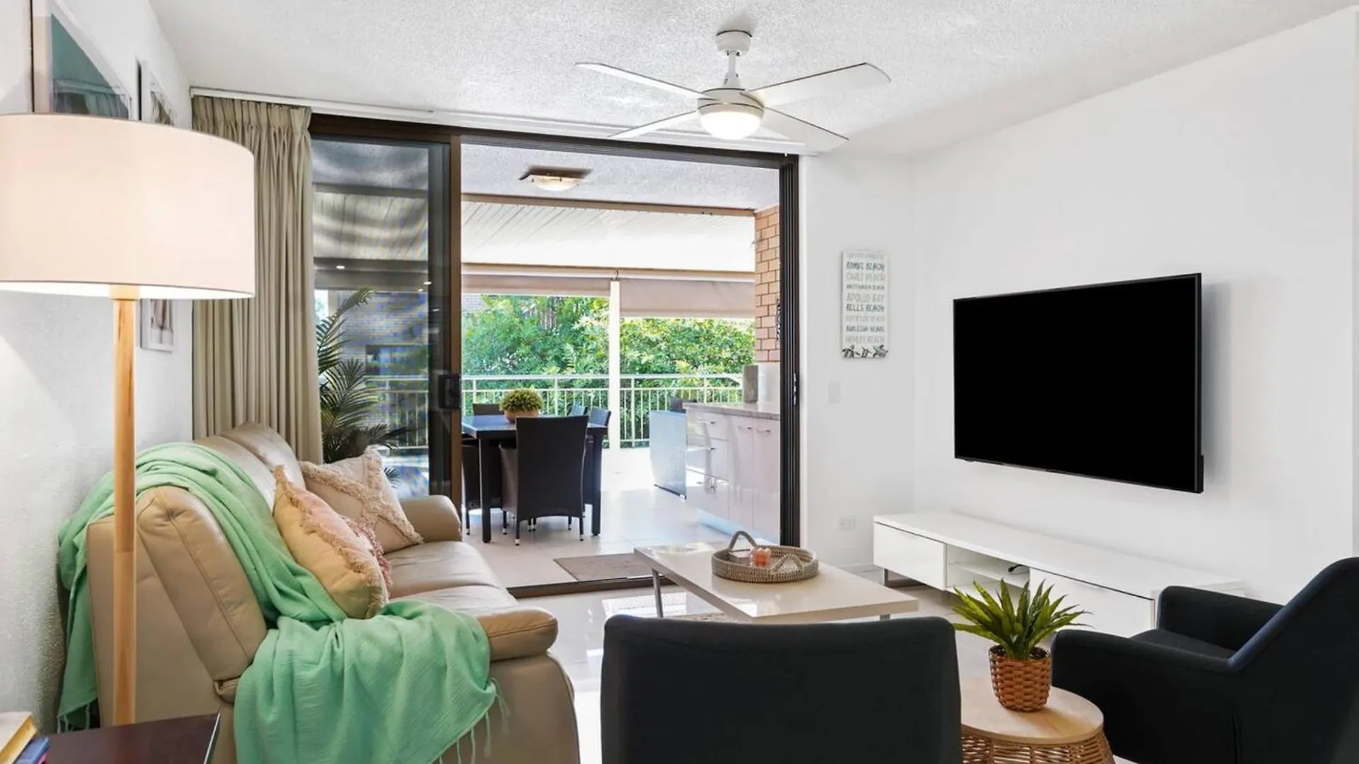 Beachside Oasis-Walk To Alex Beach Alexandra Headland Appartement