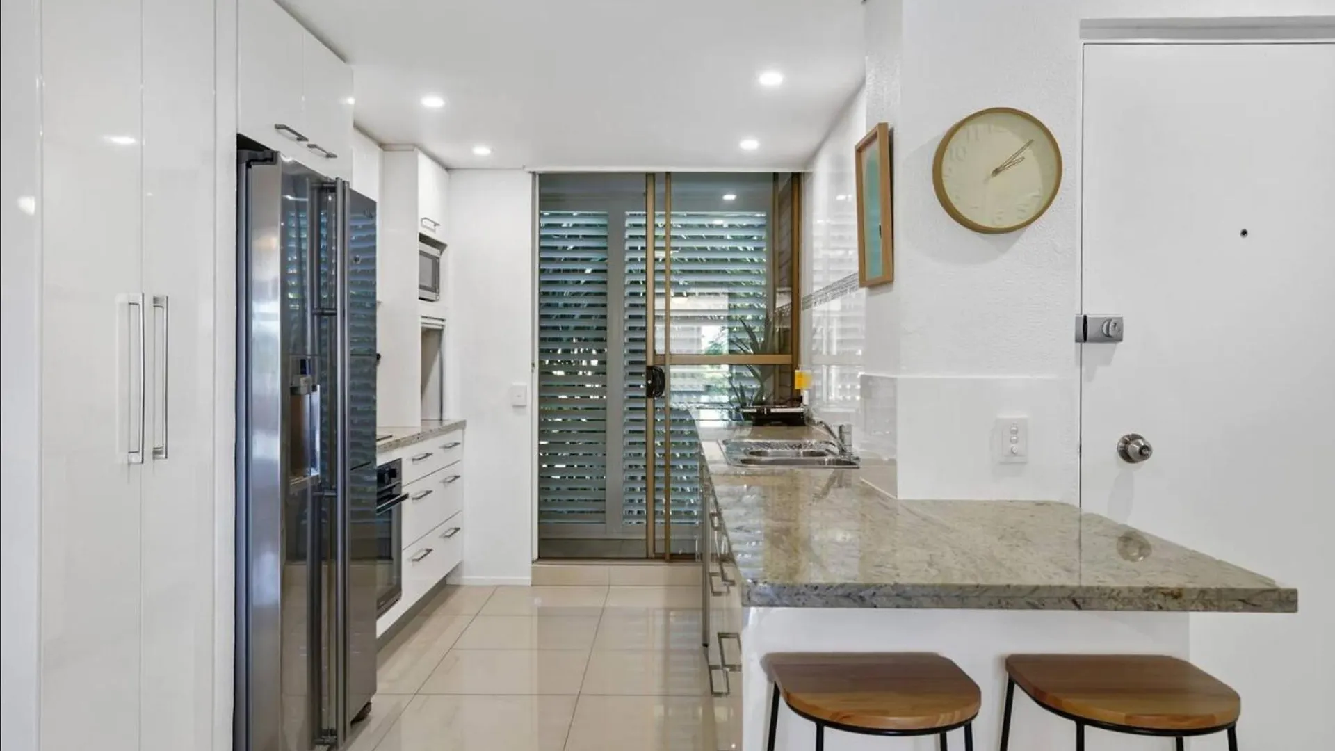 Beachside Oasis-Walk To Alex Beach Alexandra Headland Appartement