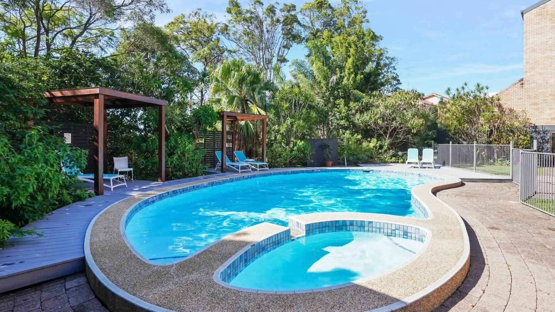 Beachside Oasis-Walk To Alex Beach Alexandra Headland 0*,